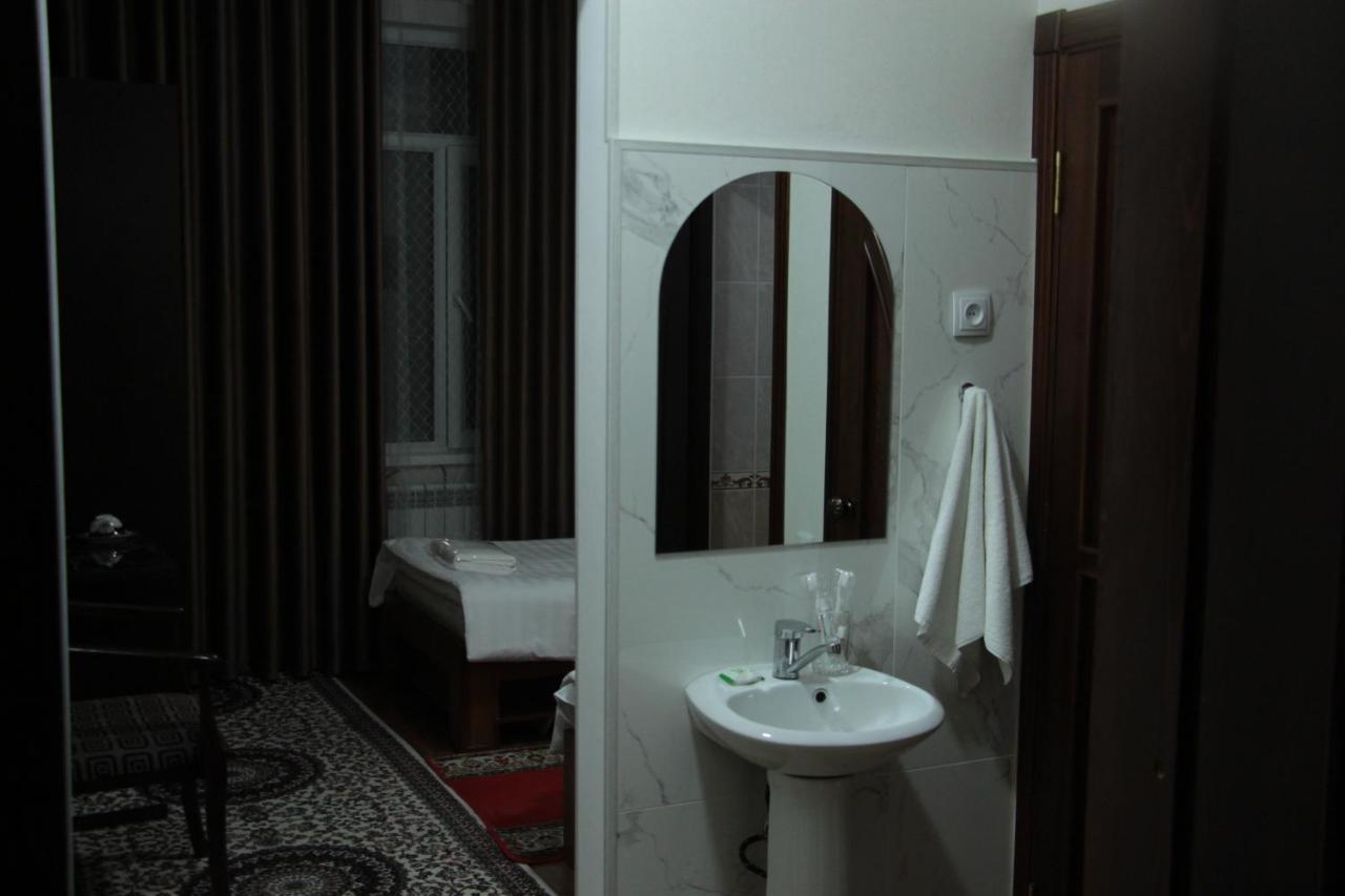 Hotel Avesto Tashkent Luaran gambar